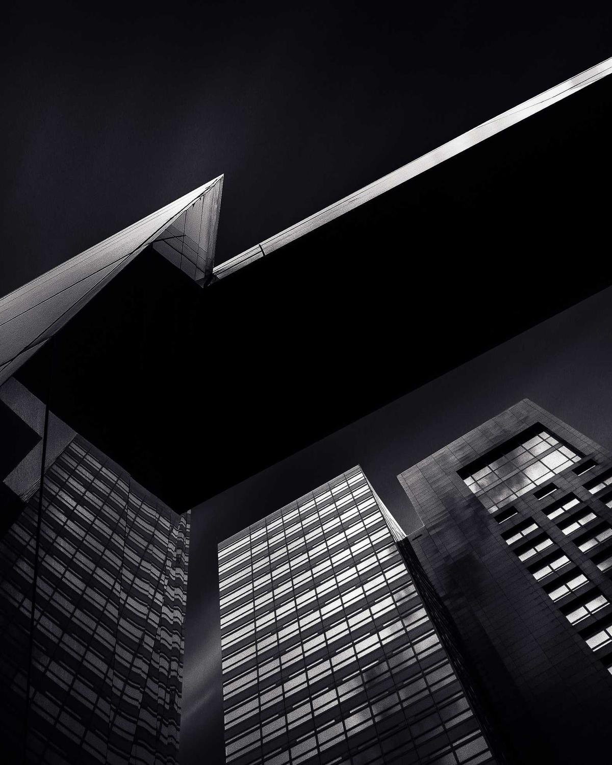 Perspectiva de uma torre de arquitetura contemporânea